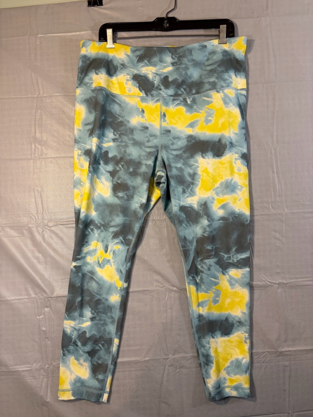 4. Athletic Works Legging - Yellow & Blue